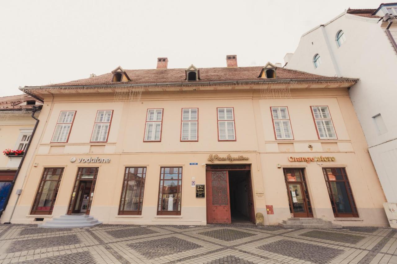 Vendi Grand Square Residence Sibiu Exteriör bild