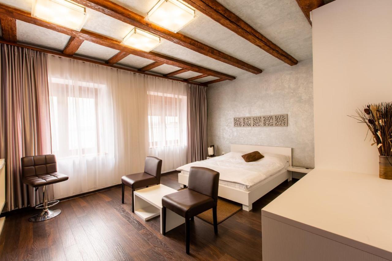 Vendi Grand Square Residence Sibiu Exteriör bild
