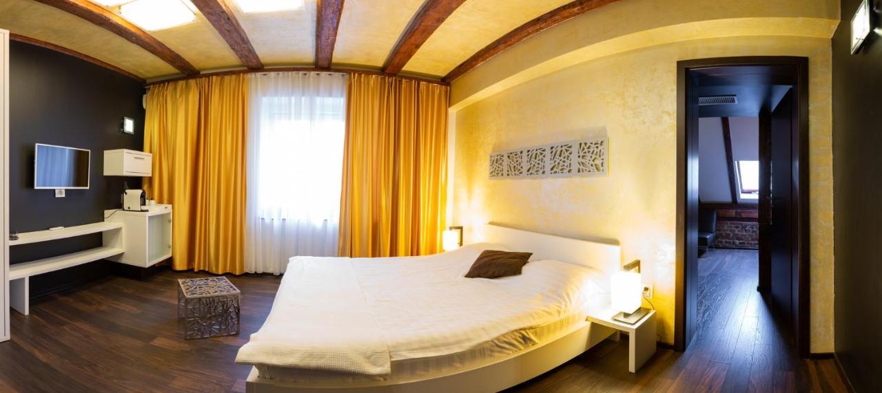 Vendi Grand Square Residence Sibiu Exteriör bild