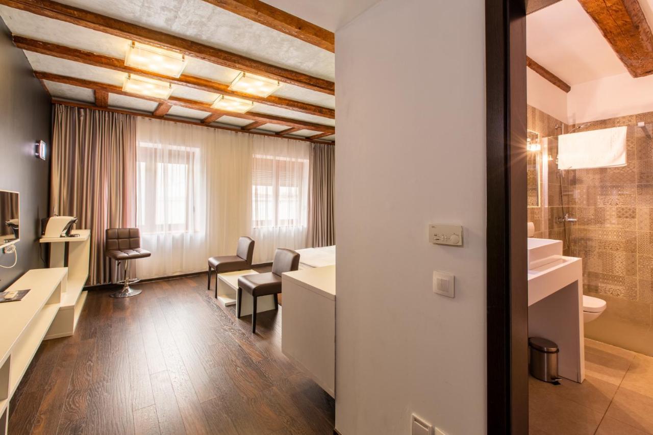 Vendi Grand Square Residence Sibiu Exteriör bild