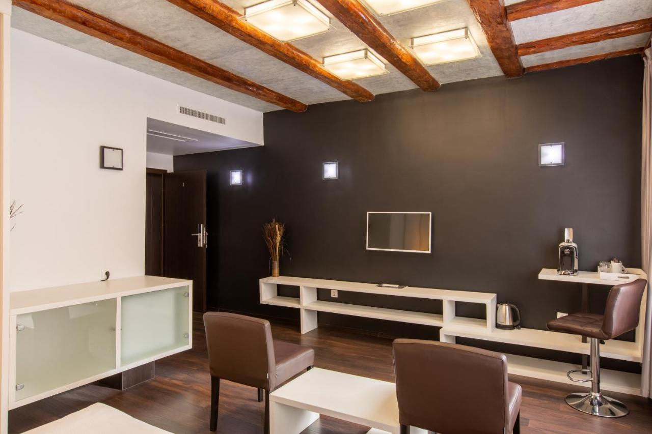 Vendi Grand Square Residence Sibiu Exteriör bild