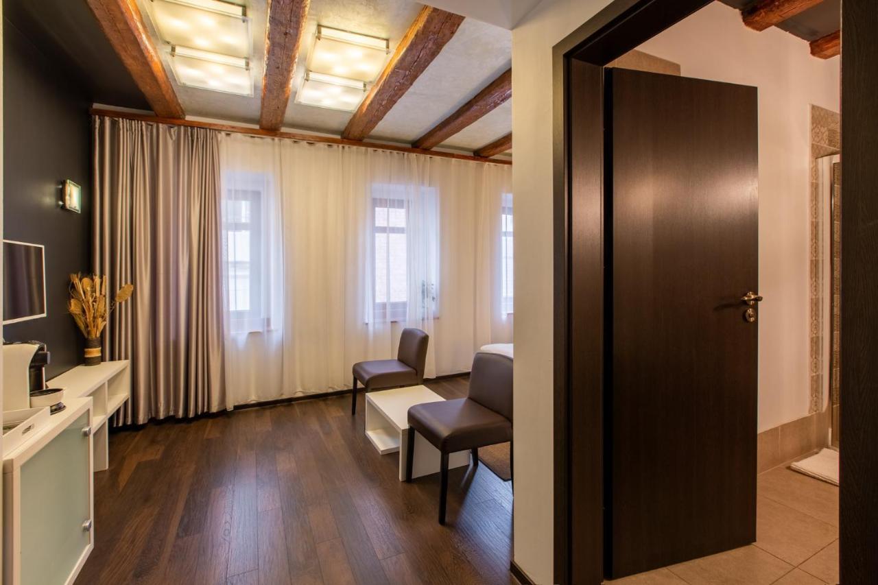 Vendi Grand Square Residence Sibiu Exteriör bild